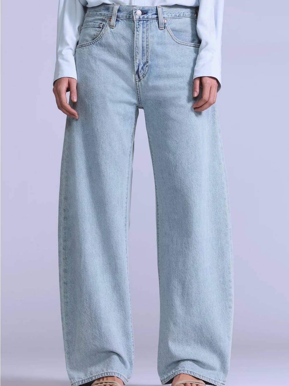 Levi’s Women Barrel Jean Size 29 x 31